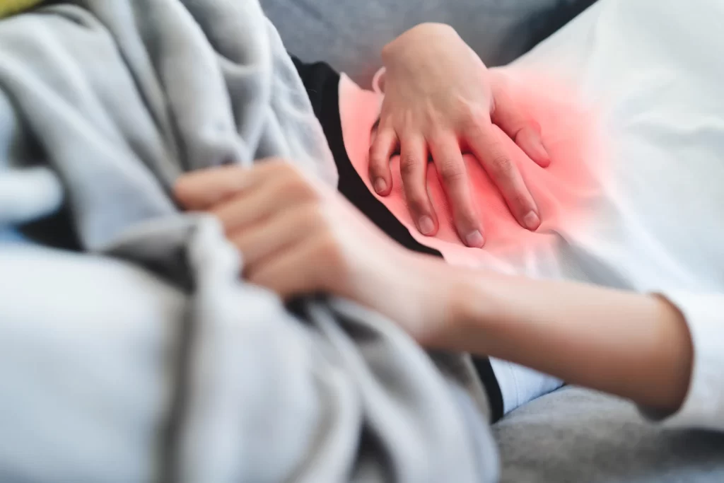 Dolor abdominal persistente como síntoma del cáncer de colon en menores de 50 años en Chile