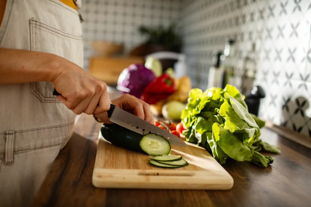 Preparación de una dieta rica en fibra para prevenir el cáncer de colon en menores de 50 años en Chile