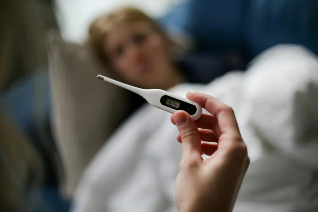 Paciente oncológica con fiebre, monitoreo de síntomas respiratorios como medida preventiva