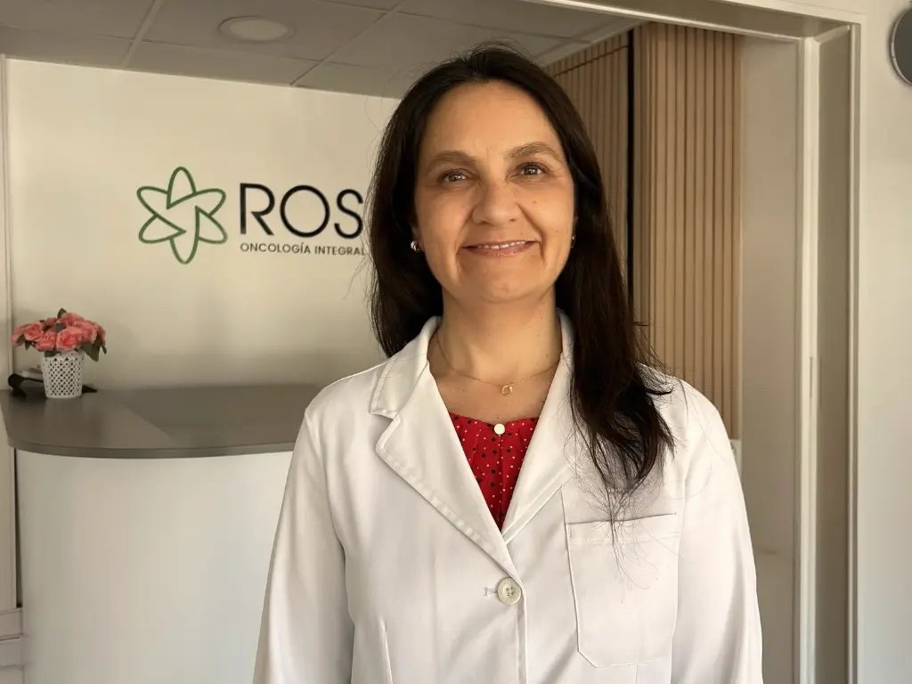 Mabel Garrido, nutricionista oncológica de ROS Clínica Oncológica, especialista en acompañamiento nutricional para pacientes con cáncer.